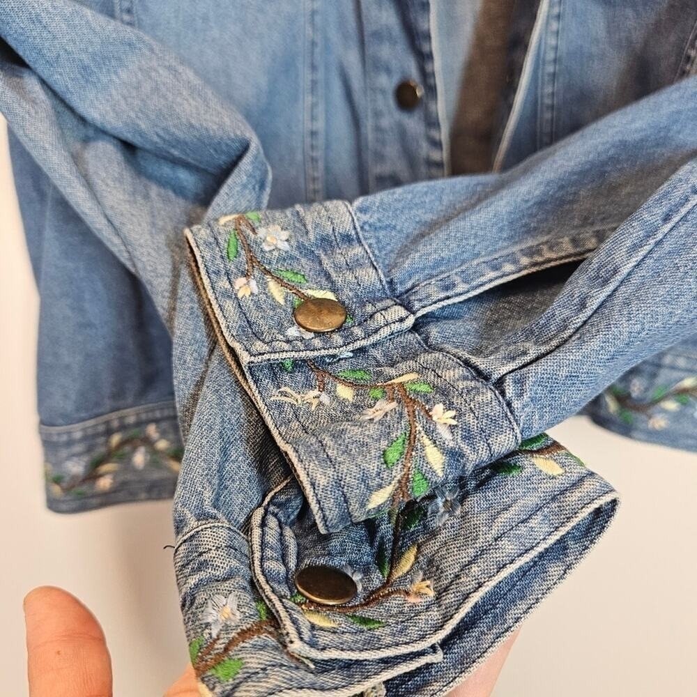 Karavan Denim Floral Embroidered Short Casual Blue Denim‎ Jacket Small - Picture 6 of 11
